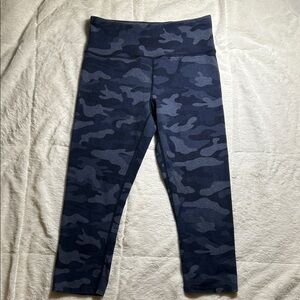 Calvin Klein Capri Navy Camo Active Leggings